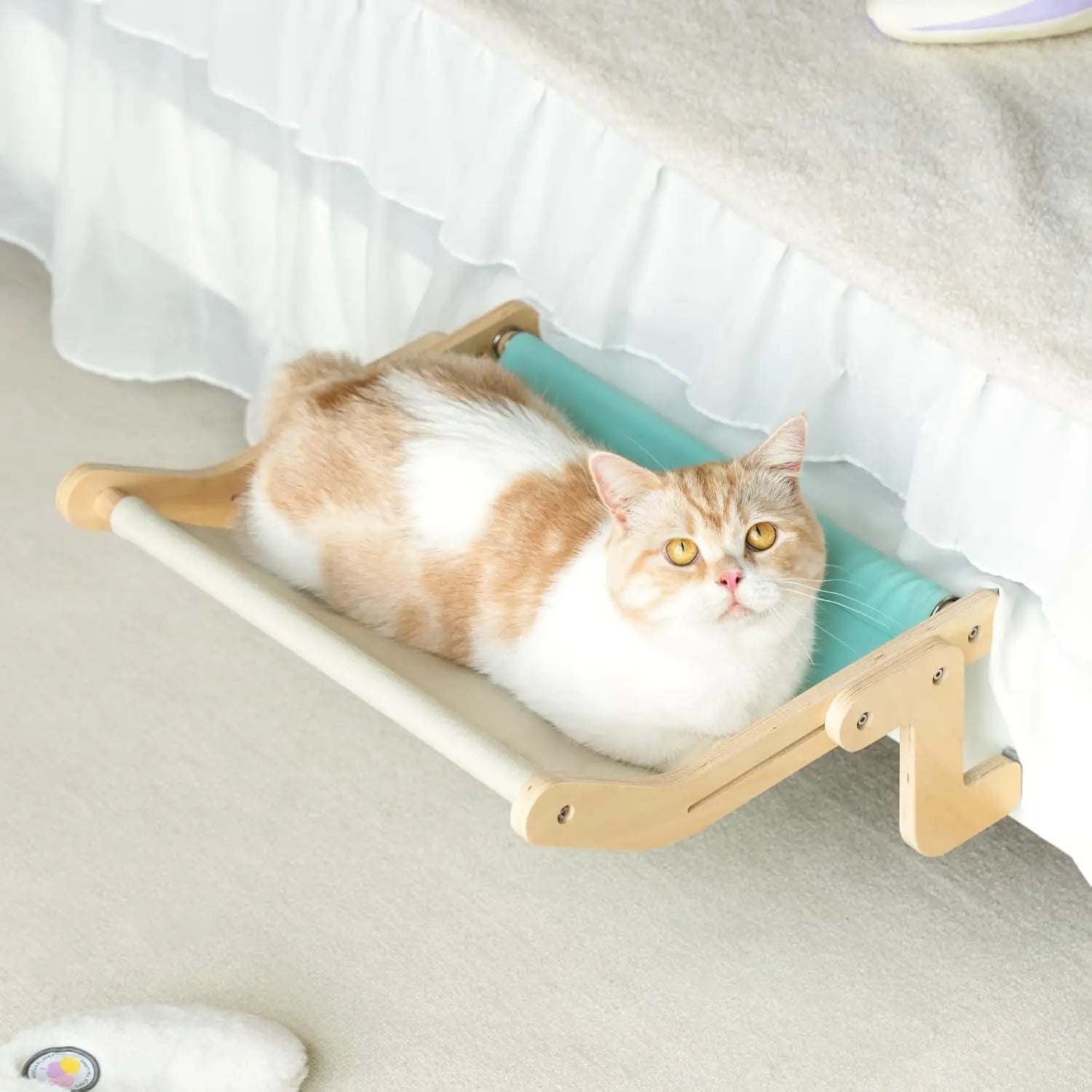 Portable Wooden Hanging Cat Bed – Removable Window or Balcony Hammock for Pets
