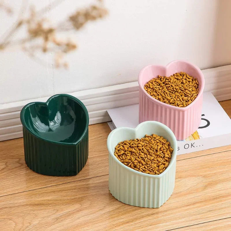 Handmade Heart-Shaped Ceramic Elevated Cat Bowl – Tilted, Anti-Slip Feeder for Cats, Kittens & Small Dogs (14cm)
